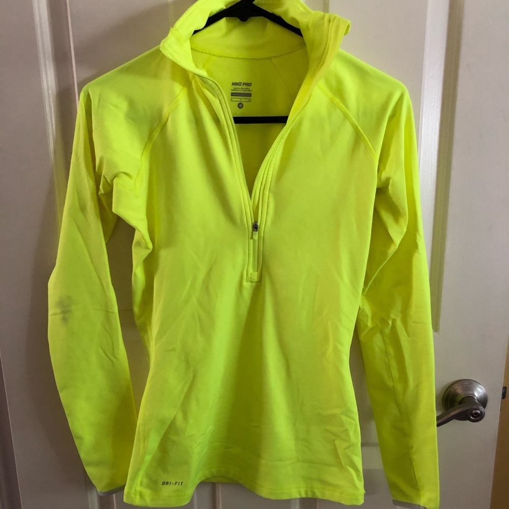 Women’s Nike dri fit pullover